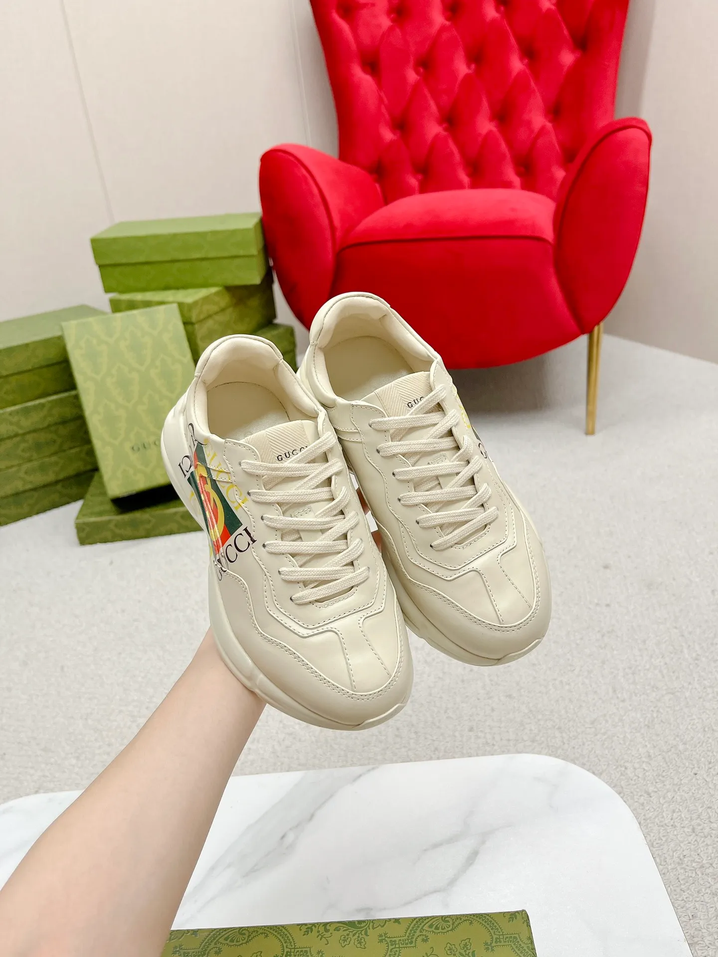 👟👟Ex-factory price 480👟👟Gucci’s top version of couples’ dad shoes series is now available! 🖤 ⚠GG couple’s dad shoes have been very popular in recent years; new colors are updated constantly; new colors are updated, and our home and counters have new ones at the same time. This classic dad shoe is popular among celebrities and Internet celebrities. Anchors and others are sure to plant grass and call ❤ Classic fashion style, distressed leather surface, 5D drawing printing; mixed surface splicing colors, etc... Original customization (off-white eco-friendly cowhide, first layer of cowhide inside), original outsole... Shiny colorful drawings embellish the sides of the shoe body, old color rubbing, package production technology, 1:1 creation / only to make the best shoes. ⚠️ Comes with high-end full package at the counter. …………………………………………………… 👑❥∙Colour: Doraemon model/Mickey Mouse model/Lip model/Donald Duck model/Anchor model/Classic red and green striped logo model/NY letter model/Rainbow letter model/Red ebony cloth model/G letter pink cloth model/North Face joint model/Little Bear model/New blue color model/New orange color model 👑❥∙Size: Women’s model 35-40 Men's 39-44